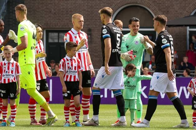 2024-05-19 Sparta Rotterdam v SC Heerenveen - Dutch Eredivisie ROTTERDAM, NETHERLANDS - MAY 19: Said Bakari of Sparta Rotterdam, Koki Saito of Sparta Rotterdam, Tijs Velthuis of Sparta Rotterdam, Nick Olij of Sparta Rotterdam at the beginning of the match during the Dutch Eredivisie match between Sparta Rotterdam and SC Heerenveen at Sparta-stadion Het Kasteel on May 19, 2024 in Rotterdam, Netherlands. (Photo by Hans van der Valk BSR Agency) Rotterdam Netherlands Content not available for redistribution in The Netherlands directly or indirectly through any third parties. Copyright: xBSRxAgencyx