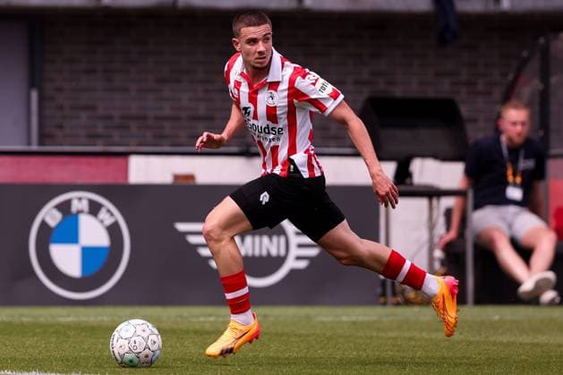 2024-05-19 Sparta Rotterdam v SC Heerenveen - Dutch Eredivisie ROTTERDAM, NETHERLANDS - MAY 19: Camiel Neghli of Sparta Rotterdam runs with the ball during the Dutch Eredivisie match between Sparta Rotterdam and SC Heerenveen at Sparta-stadion Het Kasteel on May 19, 2024 in Rotterdam, Netherlands. (Photo by Hans van der Valk BSR Agency) Rotterdam Netherlands Content not available for redistribution in The Netherlands directly or indirectly through any third parties. Copyright: xBSRxAgencyx