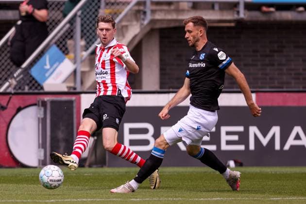 2024-05-19 Sparta Rotterdam v SC Heerenveen - Dutch Eredivisie ROTTERDAM, NETHERLANDS - MAY 19: Tobias Lauritsen of Sparta Rotterdam is challenged by Pawel Bochniewicz of sc Heerenveen during the Dutch Eredivisie match between Sparta Rotterdam and SC Heerenveen at Sparta-stadion Het Kasteel on May 19, 2024 in Rotterdam, Netherlands. (Photo by Hans van der Valk BSR Agency) Rotterdam Netherlands Content not available for redistribution in The Netherlands directly or indirectly through any third parties. Copyright: xBSRxAgencyx