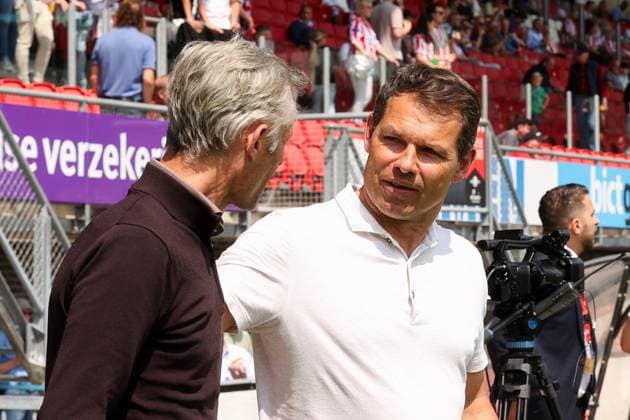 2024-05-19 Sparta Rotterdam v SC Heerenveen - Dutch Eredivisie ROTTERDAM, NETHERLANDS - MAY 19: Headcoach Kees van Wonderen of sc Heerenveen in discussion with Headcoach Jeroen Rijsdijk of Sparta Rotterdam during the Dutch Eredivisie match between Sparta Rotterdam and SC Heerenveen at Sparta-stadion Het Kasteel on May 19, 2024 in Rotterdam, Netherlands. (Photo by Hans van der Valk BSR Agency) Rotterdam Netherlands Content not available for redistribution in The Netherlands directly or indirectly through any third parties. Copyright: xBSRxAgencyx