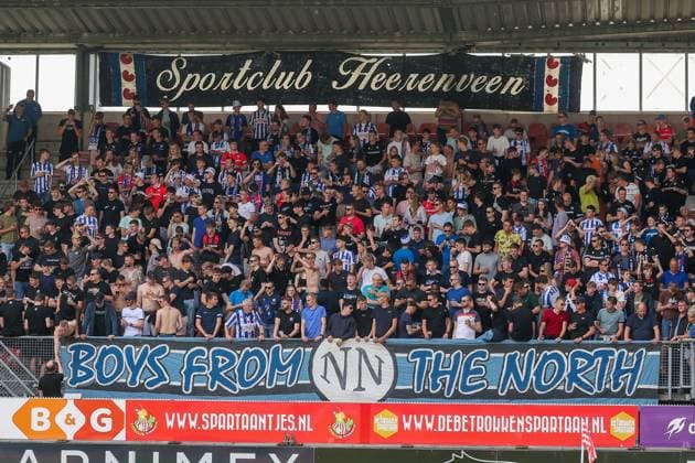2024-05-19 Sparta Rotterdam v SC Heerenveen - Dutch Eredivisie ROTTERDAM, NETHERLANDS - MAY 19: Fans and Supporters of sc Heerenveen during the Dutch Eredivisie match between Sparta Rotterdam and SC Heerenveen at Sparta-stadion Het Kasteel on May 19, 2024 in Rotterdam, Netherlands. (Photo by Hans van der Valk BSR Agency) Rotterdam Netherlands Content not available for redistribution in The Netherlands directly or indirectly through any third parties. Copyright: xBSRxAgencyx