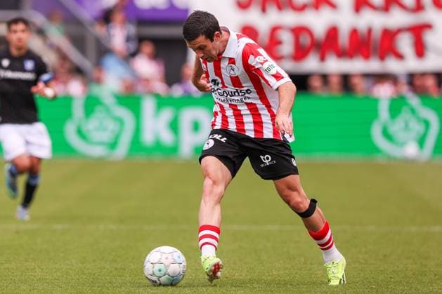 2024-05-19 Sparta Rotterdam v SC Heerenveen - Dutch Eredivisie ROTTERDAM, NETHERLANDS - MAY 19: Pelle Clement of Sparta Rotterdam shoots the ball during the Dutch Eredivisie match between Sparta Rotterdam and SC Heerenveen at Sparta-stadion Het Kasteel on May 19, 2024 in Rotterdam, Netherlands. (Photo by Hans van der Valk BSR Agency) Rotterdam Netherlands Content not available for redistribution in The Netherlands directly or indirectly through any third parties. Copyright: xBSRxAgencyx