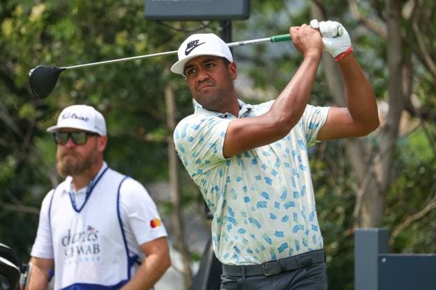 FORT WORTH, TX - MAY 24: Tony Finau (USA) hits from the 9th tee during the Charles Schwab Challenge on May 24, 2024 at Colonial Country Club in Fort Worth, TX. (Photo by George Walker Icon Sportswire) GOLF: MAY 24 PGA, Golf Herren Charles Schwab Challenge EDITORIAL USE ONLY Icon240524063