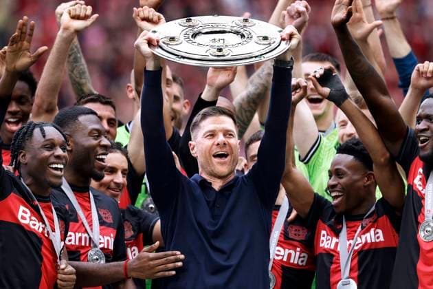 ALONSO Xabi Trainer Team Bayer 04 Leverkusen bei der Siegerehrung mit der Meisterschale DFL Bundesliga Saison 2023 - 2024 Meisterfeier Bundesliga Spiel Bayer 04 Leverkusen - FC Augsburg am 18.05. 2024 in Leverkusen DFL REGULATIONS PROHIBIT ANY USE OF PHOTOGRAPHS as IMAGE SEQUENCES and or QUASI-VIDEO Copyright: xLacixPerenyix