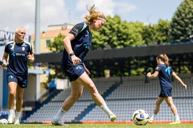 240603 Signe Gaupset of the Norwegian women s national football team during a training session on June 3, 2024 in Ferrara. Photo: Marius Simensen BILDBYRAN COP 238 bbeng dam football fotball fotboll norge norway practice soccer training trening träning uefa women s EURO Qualifier, EM, Europameisterschaft Copyright: MARIUSxSIMENSEN BB240603BB243