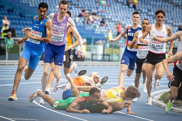 Bilder des Jahres 2024, Sport 06 Juni Sport Themen der Woche KW24 Sport Bilder des Tages Leichtathletik-Europameisterschaften; Rom, 10.06.2024 Robert FARKEN (GER) stützt im 1500m Vorlauf; Leichtathletik-Europameisterschaften am 10.06.24 im Olympiastadion in Rom, Italien. Copyright: xBEAUTIFULxSPORTS LeahxKohringx