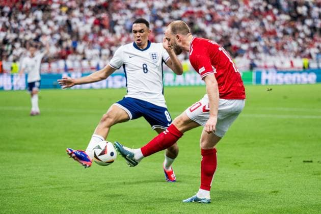 240620 Trent Alexander-Arnold of England and Christian Eriksen of Denmark during the UEFA EURO, EM, Europameisterschaft,Fussball 2024 Football Championship match between Denmark and England on June 20, 2024 in Frankfurt. Photo: Mathias Bergeld BILDBYRAN kod MB MB0939 fotboll football soccer fotball fotbolls-em europamästerskap em uefa euro uefa european football championship euro 2024 danmark denmark england bbeng Copyright: MATHIASxBERGELD BB240620MB067
