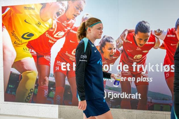 240710 Signe Gaupset of the Norwegian women s national football team after a training session on July 10, 2024 in Bergen. Photo: Vegard Grott BILDBYRAN kod VG VG0624 bbeng fotboll football soccer fotball norge norway women dam UEFA EURO, EM, Europameisterschaft,Fussball Qualifier, EM, Europameisterschaft em-kvalifisering kvinner em-kvalik em-kval träning practice training trening Copyright: VEGARDxGRoTT BB240710VG001