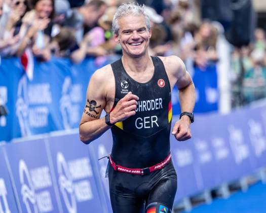 Bilder des Jahres 2024, Sport 07 Juli Sport Themen der Woche KW28 Sport Bilder des Tages Tagesschausprecher Thorsten Schröder beim Hamburg Wasser Triathlon 14.07.24: Tagesschausprecher Thorsten Schröder beim Hamburg Wasser Triathlon Hamburg Hamburg Deutschland