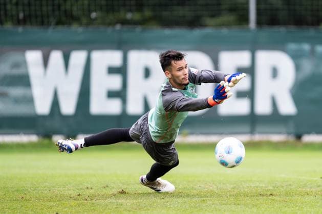 Sport Bilder des Tages AUT, 1.FBL, Werder Bremen Trainingslager Tag 06, Trainingseinheit am Vormittag 22.07.2024, Park Stadion, Zell am Ziller, AUT, 1.FBL, Werder Bremen Trainingslager Tag 06, Trainingseinheit am Vormittag Im Bild: Mio Backhaus (Werder Bremen 30);