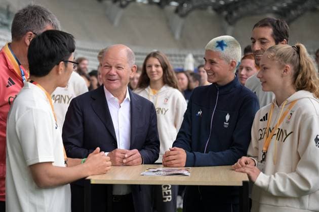 Bilder des Jahres 2024, Sport 07 Juli Sport Themen der Woche KW30 Sport Bilder des Tages Paris, Deutsches Haus, 27.07.24, FRA, Olympia 2024 Paris, Bundeskanzler olaf Scholz besucht das Deutsche Haus Bild: Bundeskanzler Olaf SCHOLZ besucht das Deutsche Haus in Paris Only for editorial use! Frankreich