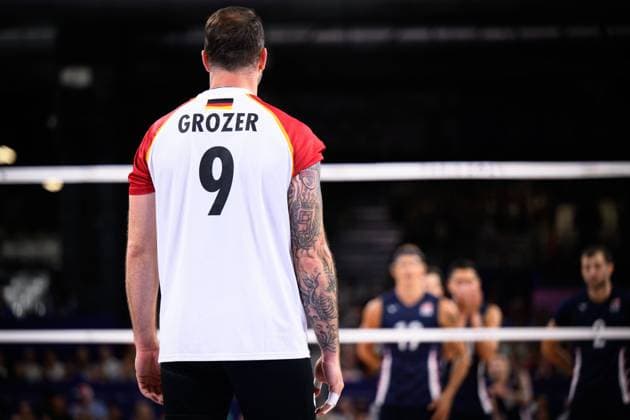 30.07.2024, Paris, Arena Paris Süd Volleyball, Olympische Spiele, Vorrunde, Deutschland (GER) vs. USA Georg Grozer ( 9 GER)