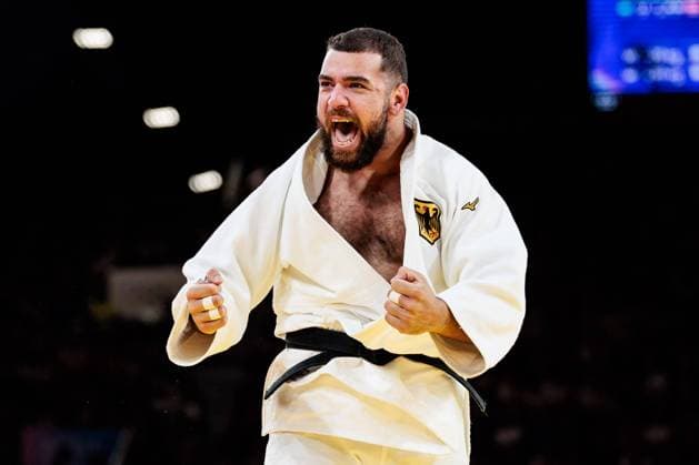 Bilder des Jahres 2024, Sport 08 August Sport Themen der Woche KW31 FRA, Paris, Olympischen Spiele Paris 2024, (03.08.2024, (Judo Mixed Team Viertelfinale, Champ de Mars Arena) Erik Abramov (Deutschland, weiss, +90kg) jubelt nach dem Sieg Copyright: HMBxMedia SteffiexWunderl