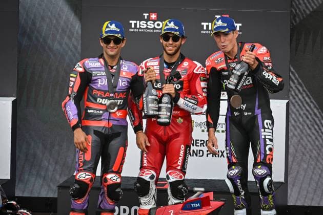 Bilder des Jahres 2024, Sport 08 August Sport Themen der Woche KW31 Sport Bilder des Tages Motorsport, MotoGP, GP Großbritannien in Silverstone BASTIANINI Enea (ita), Ducati Lenovo Team, Ducati Desmosedici GP24, podium, portrait, Sprint Race with MARTIN Jorge (spa), Prima Pramac Racing, Ducati Desmosedici GP24 and ESPARGARO Aleix (spa), Aprilia Racing Team Gresini, Aprilia RS-GP 2024 during the 2024 Moto GP Monster Energy British Grand Prix, German GP, at Silverstone, from August 2 to 4th, in Great Britain - MOTO - MOTO GP - BRITISH GRAND PRIX 2024 DPPI Panoramic 2024 10 GP UK 85966