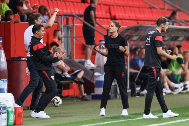 3. Liga; FC Ingolstadt 04 - SV Waldhof Mannheim; Spiel ist aus. Sieg Jubel Freude an der Seitenlinie, Spielerbank Cheftrainerin Sabrina Wittmann (FCI) Co-Trainer Ilia Gurev (FCI) Sportdirektor Ivica Grlic (FCI) Co-Trainer Fabian Reichler (FCI) 3. Liga - FC Ingolstadt 04 Saison 2024 2025 SV Waldhof Mannheim