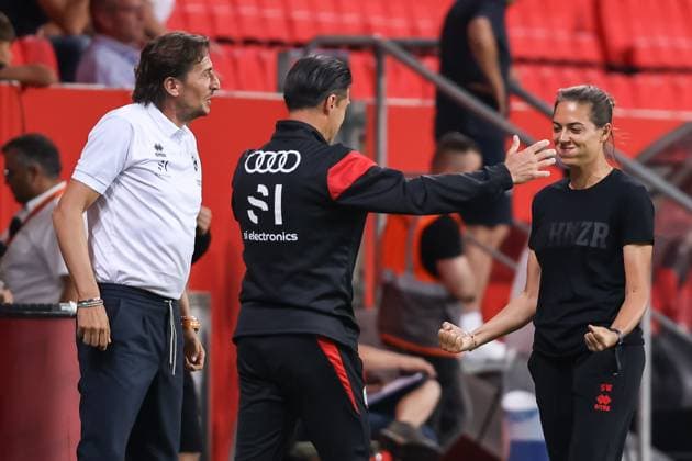 3. Liga; FC Ingolstadt 04 - SV Waldhof Mannheim; Spiel ist aus. Sieg Jubel Freude an der Seitenlinie, Spielerbank Cheftrainerin Sabrina Wittmann (FCI) Co-Trainer Ilia Gurev (FCI) Sportdirektor Ivica Grlic (FCI) Co-Trainer Fabian Reichler (FCI) 3. Liga - FC Ingolstadt 04 Saison 2024 2025 SV Waldhof Mannheim