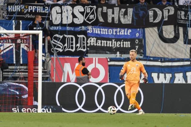 3. Liga; FC Ingolstadt 04 - SV Waldhof Mannheim; Torwart Marius Funk (1, FCI) 3. Liga - FC Ingolstadt 04 Saison 2024 2025 SV Waldhof Mannheim