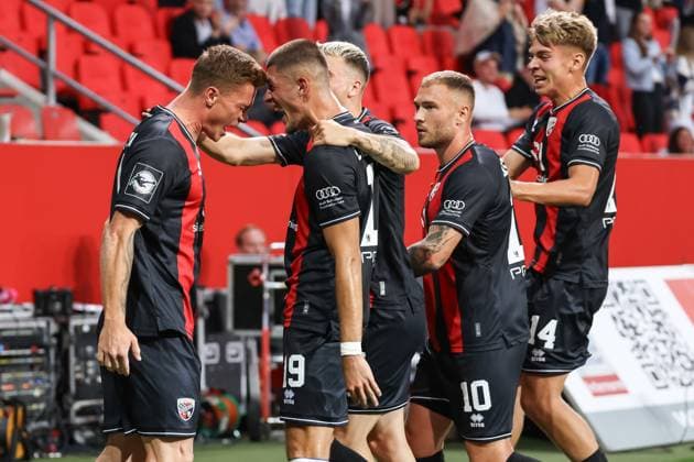 3. Liga; FC Ingolstadt 04 - SV Waldhof Mannheim; Tor Jubel Treffer Sebastian Grönning (11, FCI) 2:0 mit Mladen Cvjetinovic (19, FCI) Dennis Borkowski (7, FCI) Max Dittgen (10, FCI) Max Plath (14 FCI) 3. Liga - FC Ingolstadt 04 Saison 2024 2025 SV Waldhof Mannheim