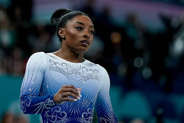 PARIS, FRANCE - AUGUST 5: Simone Biles of United States looks dejected and disappointed after her performance during the Women s Balance Beam Final on day ten of the Olympic Games, Olympische Spiele, Olympia, OS Paris 2024 at Bercy Arena on August 5, 2024 in Paris, France. Paris Bercy Arena France Copyright: xJustPictures.ch DanielaxPorcellix jp-en-EuSpIm-20240805-_DP2031DP12