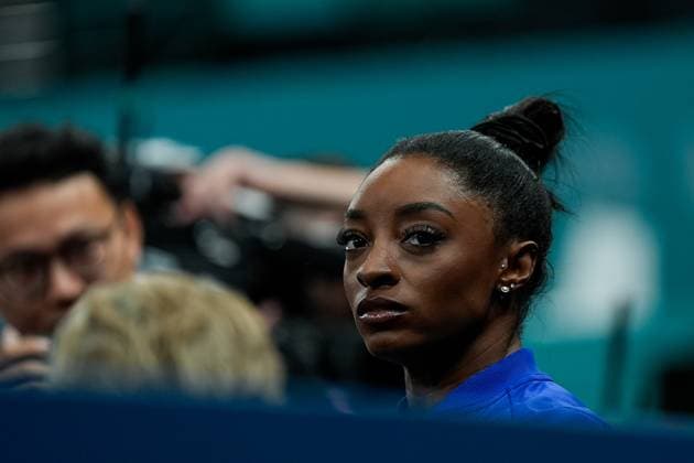 PARIS, FRANCE - AUGUST 5: Simone Biles of United States looks dejected and disappointed after her performance during the Women s Balance Beam Final on day ten of the Olympic Games, Olympische Spiele, Olympia, OS Paris 2024 at Bercy Arena on August 5, 2024 in Paris, France. Paris Bercy Arena France Copyright: xJustPictures.ch DanielaxPorcellix jp-en-EuSpIm-20240805-_DP2031DP12555