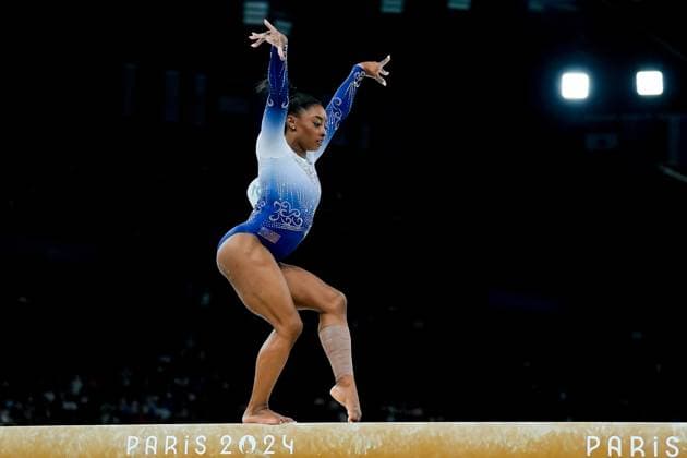 PARIS, FRANCE - AUGUST 5: Simone Biles of United States during the Women s Balance Beam Final on day ten of the Olympic Games, Olympische Spiele, Olympia, OS Paris 2024 at Bercy Arena on August 5, 2024 in Paris, France. Paris Bercy Arena France Copyright: xJustPictures.ch DanielaxPorcellix jp-en-EuSpIm-20240805-_DP20318L