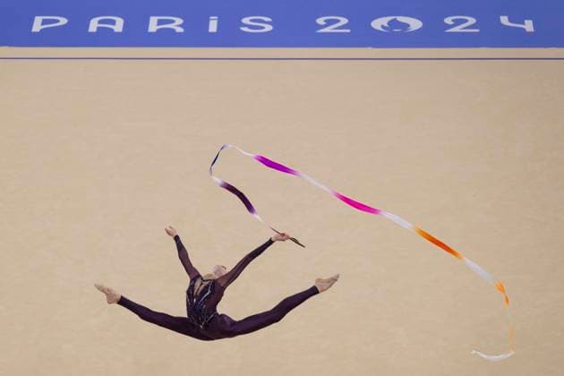 Bilder des Jahres 2024, Sport 08 August Sport Themen der Woche KW32 Sport Bilder des Tages 240808 Darja Varfolomeev of Germany competes in Rhythmic gymnastics, Rhythmische Sportgymnastik, RSG individual all-around qualifications during day 13 of the Paris 2024 Olympics on August 8, 2024 in Paris. Photo: Jon Olav Nesvold BILDBYRAN COP 217 JE0102 paris 2024 olympics day 13 rhythmic gymnasticsbbeng dam Copyright: JONxOLAVxNESVOLD BB240808JE001
