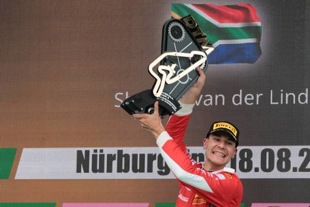Bilder des Jahres 2024, Sport 08 August Sport Themen der Woche KW33 Sport Bilder des Tages Sheldon van der Linde (RSA), (Schubert Motorsport - BMW M4) freut sich über den Sieg beim DTM-Lauf auf dem Nürburgring. Copyright Thomas Pakusch