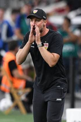Trainer Sebastian Hoeness ( VFB Stuttgart ) ruft Anweisungen aufs Spielfeld. GER, Bayer 04 Leverkusen vs VFB Stuttgart, Fussball, DFL Supercup Finale, Spielzeit 2024 2025, 17.08.2024 DFL REGULATIONS PROHIBIT ANY USE OF PHOTOGRAPHS AS IMAGE SEQUENCES AND OR QUASI-VIDEO GER, Bayer 04 Leverkusen vs VFB Stuttgart, Fussball, DFL Supercup Finale, Spielzeit 2024 2025, 17.08.2024 Leverkusen Copyright: xEibner-Pressefoto ThomasxThienelx EP_TTL