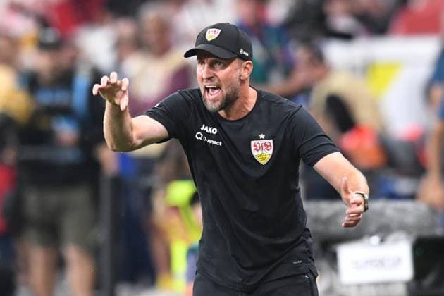 Trainer Sebastian Hoeness ( VFB Stuttgart ) gestikuliert. GER, Bayer 04 Leverkusen vs VFB Stuttgart, Fussball, DFL Supercup Finale, Spielzeit 2024 2025, 17.08.2024 DFL REGULATIONS PROHIBIT ANY USE OF PHOTOGRAPHS AS IMAGE SEQUENCES AND OR QUASI-VIDEO GER, Bayer 04 Leverkusen vs VFB Stuttgart, Fussball, DFL Supercup Finale, Spielzeit 2024 2025, 17.08.2024 Leverkusen Copyright: xEibner-Pressefoto ThomasxThienelx EP_TTL