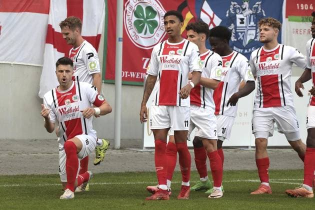 Fußball-Regionalliga Spiel zwischen Rot-Weiß Oberhausen und dem FC Gütersloh im Stadion Niederrhein in Oberhausen ** NUR FÜR REDAKTIONELLE ZWECKE ** EDITORIAL USE ONLY **<p>Moritz Stoppelkamp (10) von RWO beim Fußball-Regionalliga Spiel zwischen Rot-Weiß Oberhausen (weisses Trikot) und dem FC Gütersloh (blaues Trikot) am Freitag den 22. August 2024 im Stadion Niederrhein in Oberhausen Foto : Frank Oppitz FUNKE Foto Services< p> Deutschland NRW Oberhausen Copyright: FrankxOppitz