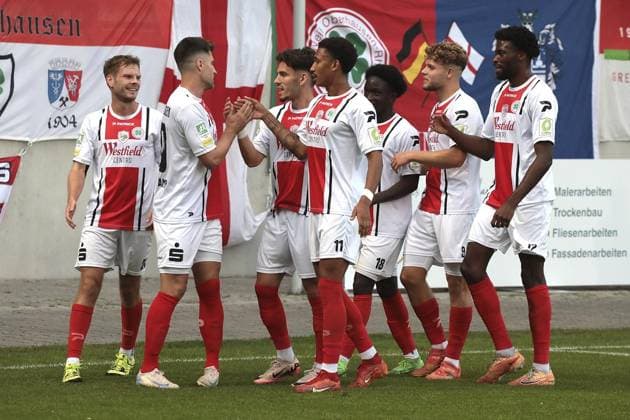 Fußball-Regionalliga Spiel zwischen Rot-Weiß Oberhausen und dem FC Gütersloh im Stadion Niederrhein in Oberhausen ** NUR FÜR REDAKTIONELLE ZWECKE ** EDITORIAL USE ONLY **<p>Moritz Stoppelkamp (10) von RWO beim Fußball-Regionalliga Spiel zwischen Rot-Weiß Oberhausen (weisses Trikot) und dem FC Gütersloh (blaues Trikot) am Freitag den 22. August 2024 im Stadion Niederrhein in Oberhausen Foto : Frank Oppitz FUNKE Foto Services< p> Deutschland NRW Oberhausen Copyright: FrankxOppitz