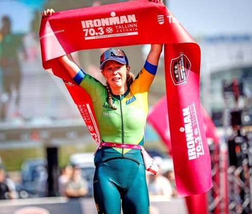 Bilder des Jahres 2024, Sport 08 August Sport Themen der Woche KW34 Sport Bilder des Tages Ironman 70.3 Europameisterschaft Tallinn 25.08.24: Caroline Pohle (DEU) wird Europameisterin in Estland Tallinn Estland
