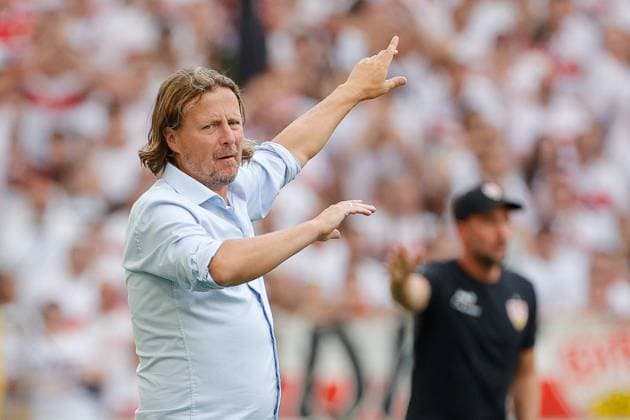 31.08.2024, Deutschland, Stuttgart, Fußball Bundesliga, Saison 2024 2025, VfB Stuttgart vs. 1. FSV Mainz, Trainer Bo Henriksen (Mainz) Gemäß den Vorgaben der DFL Deutsche Fußball Liga ist es untersagt, in dem Stadion und oder vom Spiel angefertigte Fotoaufnahmen in Form von Sequenzbildern und oder videoähnlichen Fotostrecken zu verwerten bzw. verwerten zu lassen.