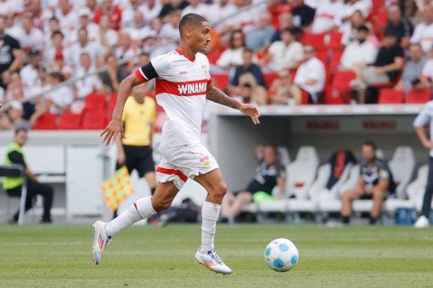 31.08.2024, Deutschland, Stuttgart, Fußball Bundesliga, Saison 2024 2025, VfB Stuttgart vs. 1. FSV Mainz, Enzo Millot (VfB) Gemäß den Vorgaben der DFL Deutsche Fußball Liga ist es untersagt, in dem Stadion und oder vom Spiel angefertigte Fotoaufnahmen in Form von Sequenzbildern und oder videoähnlichen Fotostrecken zu verwerten bzw. verwerten zu lassen.