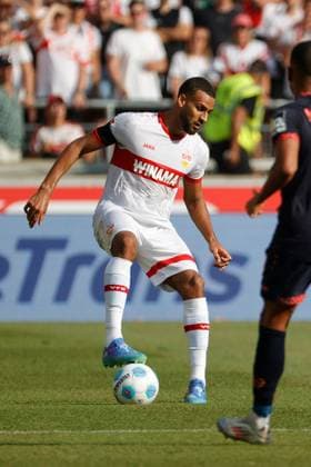 31.08.2024, Deutschland, Stuttgart, Fußball Bundesliga, Saison 2024 2025, VfB Stuttgart vs. 1. FSV Mainz, Josha Vagnoman (VfB) Gemäß den Vorgaben der DFL Deutsche Fußball Liga ist es untersagt, in dem Stadion und oder vom Spiel angefertigte Fotoaufnahmen in Form von Sequenzbildern und oder videoähnlichen Fotostrecken zu verwerten bzw. verwerten zu lassen.