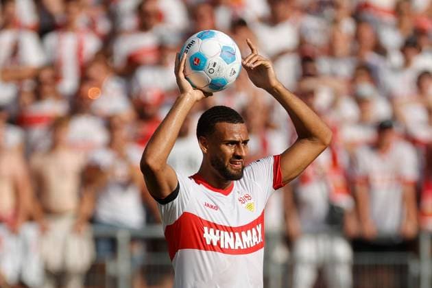 31.08.2024, Deutschland, Stuttgart, Fußball Bundesliga, Saison 2024 2025, VfB Stuttgart vs. 1. FSV Mainz, Josha Vagnoman (VfB) Gemäß den Vorgaben der DFL Deutsche Fußball Liga ist es untersagt, in dem Stadion und oder vom Spiel angefertigte Fotoaufnahmen in Form von Sequenzbildern und oder videoähnlichen Fotostrecken zu verwerten bzw. verwerten zu lassen.