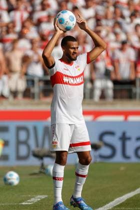 31.08.2024, Deutschland, Stuttgart, Fußball Bundesliga, Saison 2024 2025, VfB Stuttgart vs. 1. FSV Mainz, Josha Vagnoman (VfB) Gemäß den Vorgaben der DFL Deutsche Fußball Liga ist es untersagt, in dem Stadion und oder vom Spiel angefertigte Fotoaufnahmen in Form von Sequenzbildern und oder videoähnlichen Fotostrecken zu verwerten bzw. verwerten zu lassen.