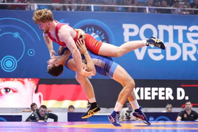 Bilder des Jahres 2024, Sport 09 September Sport Themen der Woche KW36 Sport Bilder des Tages U20 World Championships 2024 97kg GR - Yehor Yakushenko (UKR) df. Darius Kiefer (GER) Pontrevedra Spain
