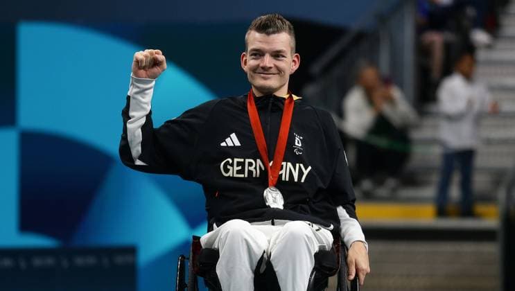 Bilder des Jahres 2024, Sport 09 September Sport Themen der Woche KW36 Sport Bilder des Tages Paris , Paralympics , Tischtennis , Klasse MS3 Thomas Schmidberger ( GER ) mit Silbermedaille