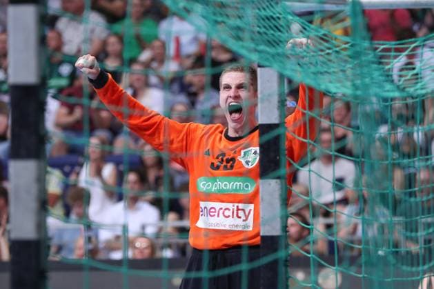 Bilder des Jahres 2024, Sport 09 September Sport Themen der Woche KW36 Sport Bilder des Tages 05.09.2024, xgox, Handball, Daikin HBL, TSV Hannover Burgdorf - VfL Gummersbach v.l. Joel Birlehm (Hannover, 35) Jubelt ueber gehaltenen Ball, abgewehrt, gehalten, Torhueter Hannover