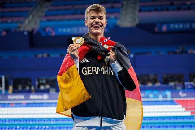 Bilder des Jahres 2024, Sport 09 September Sport Themen der Woche KW36 Sport Bilder des Tages Paralympics (Para Schwimmen); Paris, 05.09.2024 ENGEL Taliso (S13 GER Para Schwimmen) gewinnt Gold, Paralympics (Para Schwimmen) am 05.09.24 in der La Defense Arena in Paris (Frankreich). Copyright: xBEAUTIFULxSPORTS B.Hoffmannx