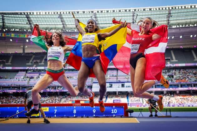 Bilder des Jahres 2024, Sport 09 September Sport Themen der Woche KW36 Sport Bilder des Tages Paralympics (Para Leichtathletik); Paris, 06.09.2024 GOLD: RODRIGUEZ Kiara (T46 ECU), SILBER: LUTERAN Petra (T47 HUN), BRONZE: NOERREMARK Bjoerk (T47 DEN), Weitsprung, long jump, Finale, Final; Paralympics (Para Leichtathletik) am 06.09.2024 im Stade de France in Paris (Frankreich). Copyright: xBEAUTIFULxSPORTS AxelxKohringx