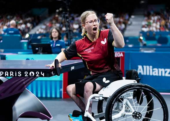 Bilder des Jahres 2024, Sport 09 September Sport Themen der Woche KW36 Sport Bilder des Tages PARIS, FRANCE - SEPTEMBER 07: Sandra MIKOLASCHEK of germany celebrates against Xiaodan GU of china during the para Table tennis, Tischtennis of the Paris 2024 Summer Paralympic Games at South Paris Arena on September 07, 2024 in Paris, France. (Photo by Mika Volkmann)