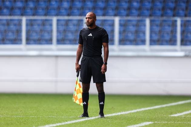 Fussball, FVN Niederrheinpokal Saison 2024 2025 2. Runde MSV Duisburg - Sportfreunde Hamborn 07 07.09.2024, schauinsland-reisen-arena Jonah Besong (Schiedsrichter Assistent) Duisburg schauinsland-reisen-arena Nordrhein-Westfahlen Deutschland