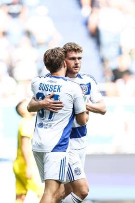 Fussball, FVN Niederrheinpokal Saison 2024 2025 2. Runde MSV Duisburg - Sportfreunde Hamborn 07 07.09.2024, schauinsland-reisen-arena Patrick Sussek (MSV Duisburg, 37) Steffen Meuer (MSV Duisburg, 18) Torjubel Duisburg schauinsland-reisen-arena Nordrhein-Westfahlen Deutschland