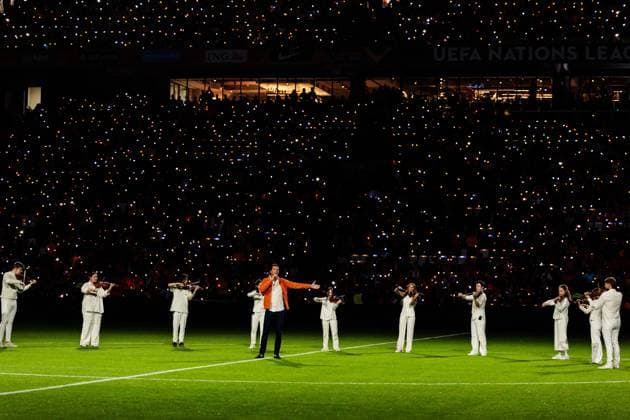 UEFA Nations League 2024 25: Niederlande - Deutschland; 10.09.2024 Musikact zur Eröffnung des Spiels mit Orchester UEFA Nations League 2024 25: Niederlande - Deutschland; Amsterdam, Johan Cruijff ArenA am 10.09.2024 Copyright: xBEAUTIFULxSPORTS Wunderlx