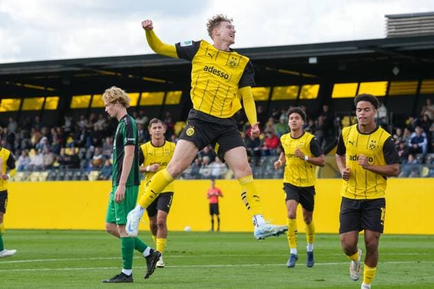 Bilder des Jahres 2024, Sport 09 September Sport Themen der Woche KW37 Sport Bilder des Tages Samstag, 14.09.2024 Saison 2024 2025 6. Spieltag U19 DFB-Nachwuchsliga im BVB Fußballpark Hohenbuschei, Dortmund, Germany. BV Borussia Dortmund U19 - SC Preußen Münster U19. Torjubel zum 2:0 durch Elias Benkara (BVB).