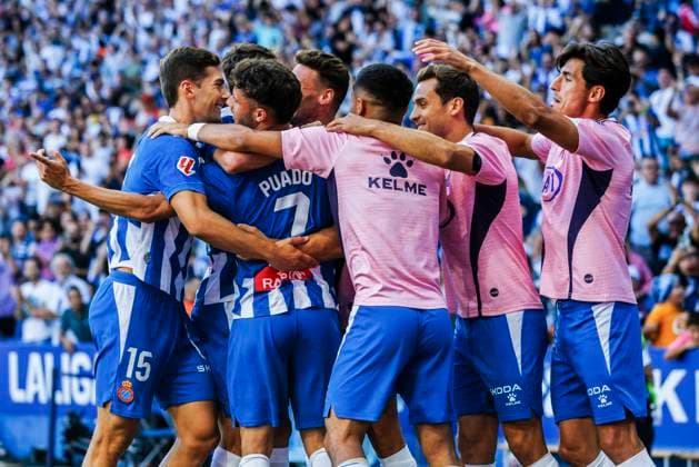 September 14, 2024, Cornella, Barcelona, SPAIN: Javi Puado of RCD Espanyol celebrates a goal with teammates during the Spanish league, La Liga EA Sports, football match played between RCD Espanyol and Deportivo Alaves at RCDE Stadium on September 14, 2024 in Barcelona, Spain. Cornella SPAIN - ZUMAa181 20240914_zaa_a181_034 Copyright: xJavierxBorregox