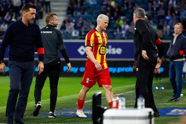 KAA Gent v KV Mechelen - Jupiler Pro League GENT, BELGIUM - SEPTEMBER 15 : red card Van Cleemput Jules defender of KV Mechelen during the Jupiler Pro League match between KAA Gent and KV Mechelen on September 15, 2024 in Gent, Belgium, 15 09 2024 Gent Belgium  Copyright: xJanxDexMeuleneirx