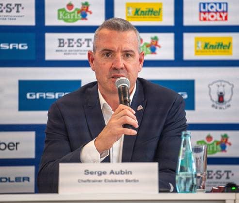 Eishockey, Herren, Saison 2024 2025, Eisbären Berlin, Saisoneröffnungspressekonferenz, im Bild: Trainer Serge Aubin, 18.09. 2024, Copyright: xSebastianxRäppold MatthiasxKochx